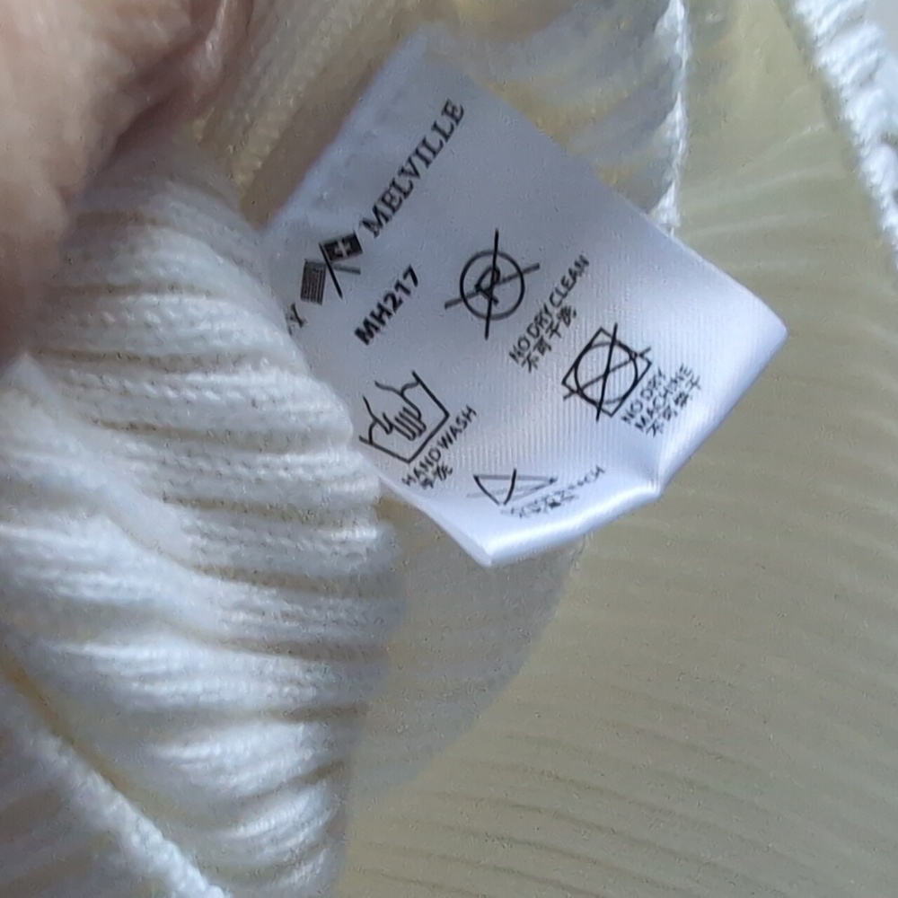 Brandy Melville Cream V-Neck Cardigan - Picture 4 of 4